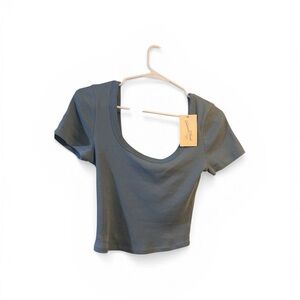 Universal thread dusty blue scoop Neck Short Sleeve Crop Top - nwt